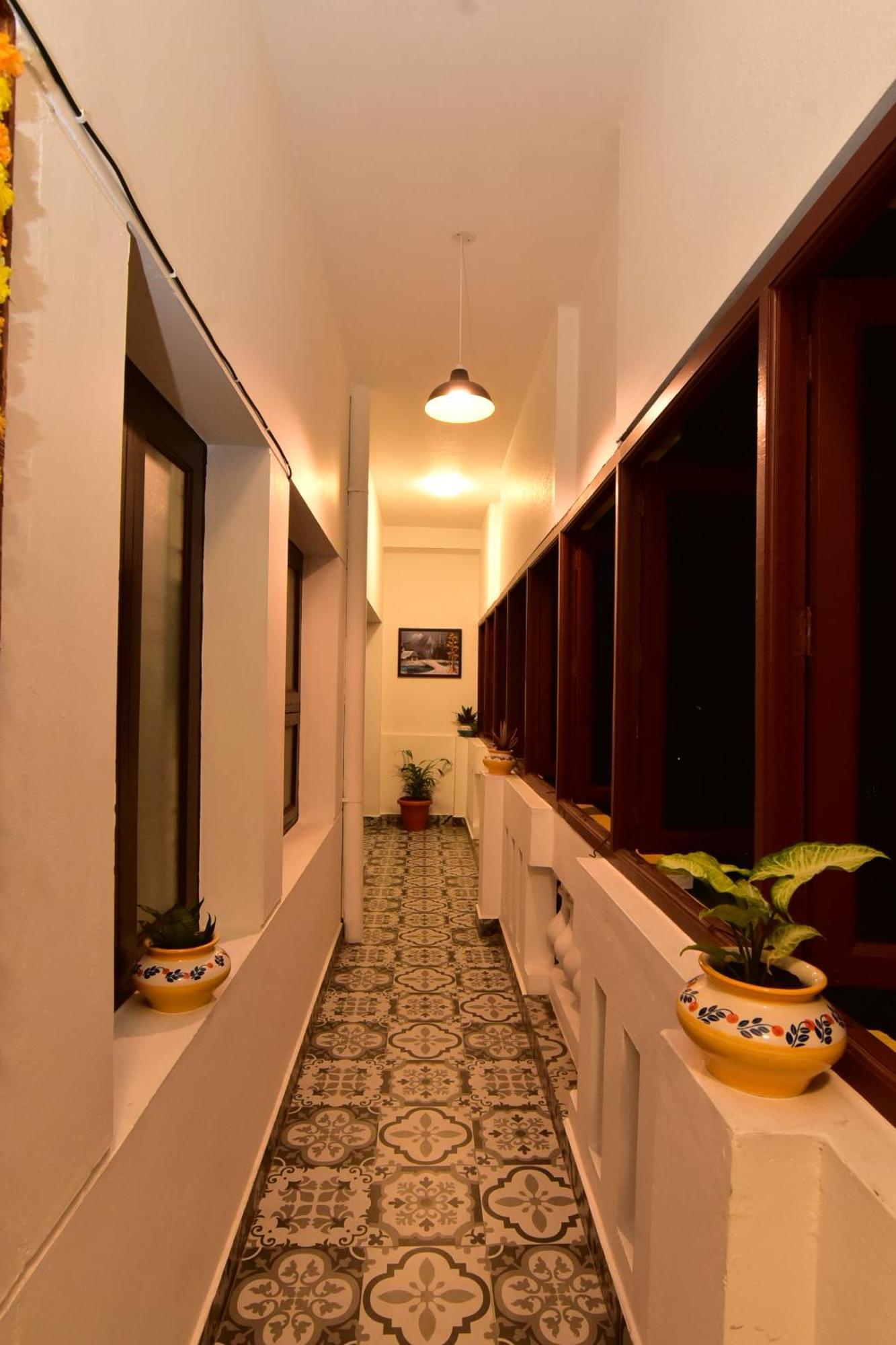 Chez Linda Home Stay ポンディシェリ エクステリア 写真
