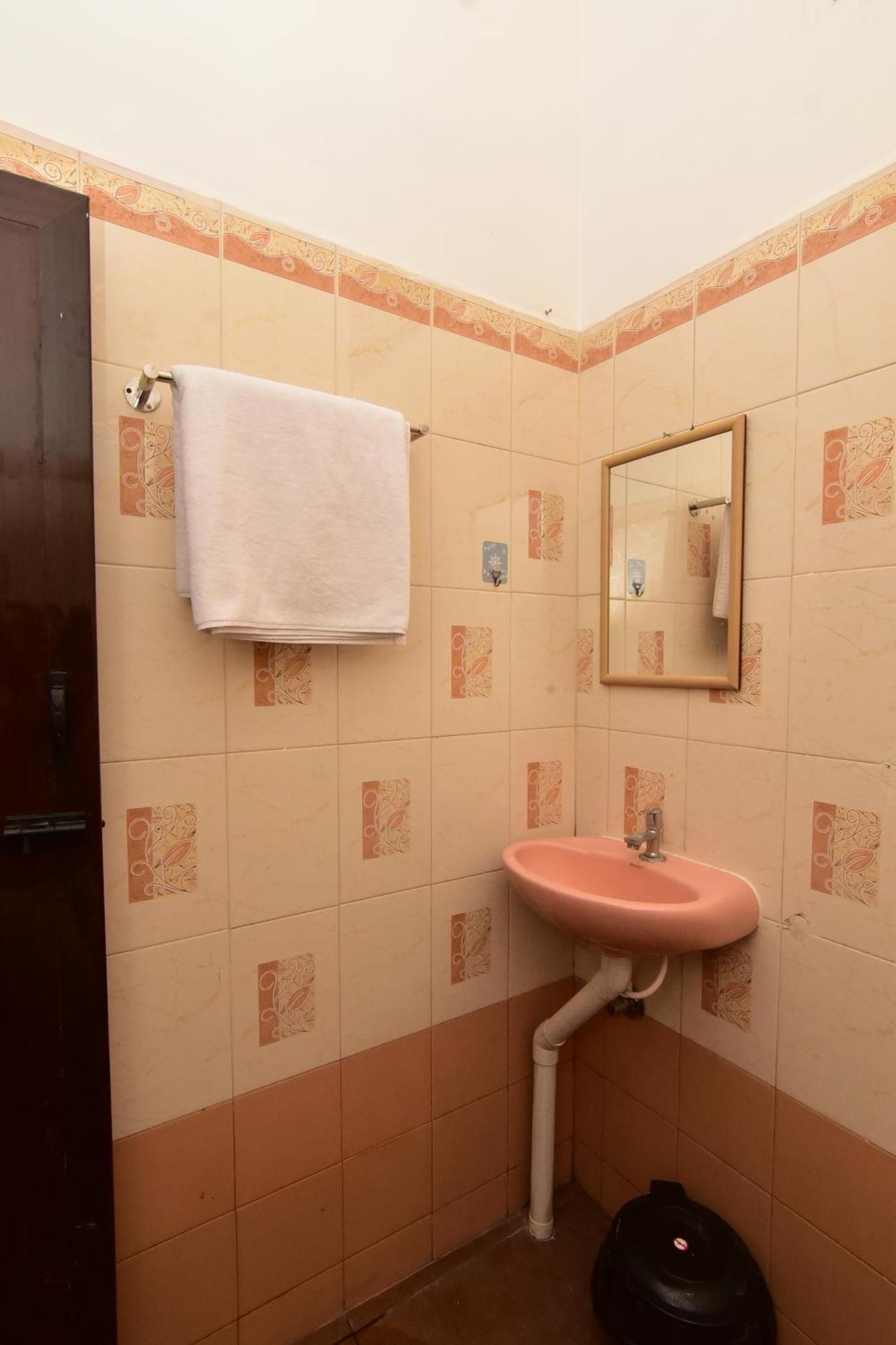 Chez Linda Home Stay ポンディシェリ エクステリア 写真